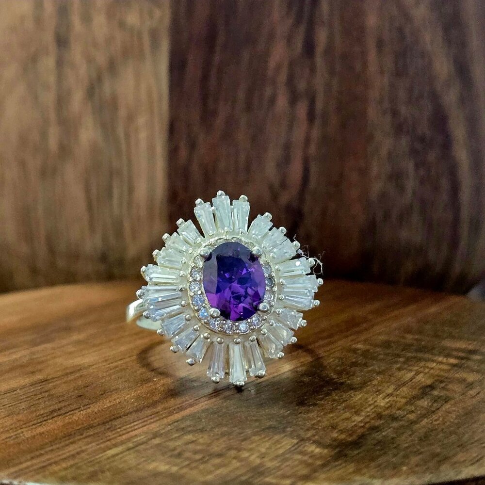 Elegant Sterling Silver Ring – Size 10 – Brand New 💍